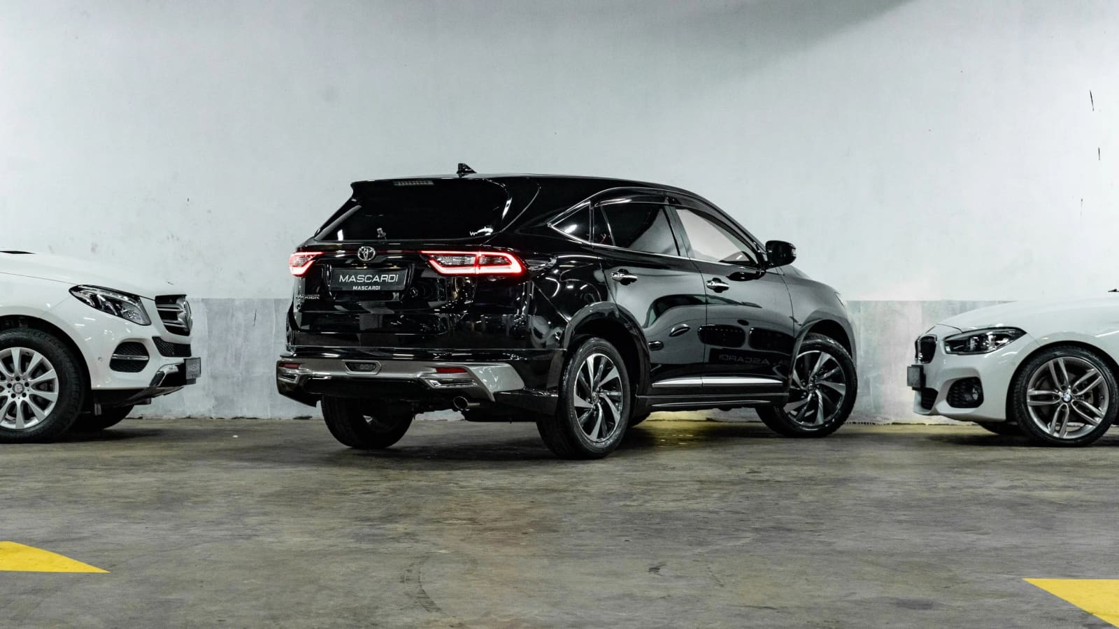 Toyota Harrier Sports Package thumbnail 2