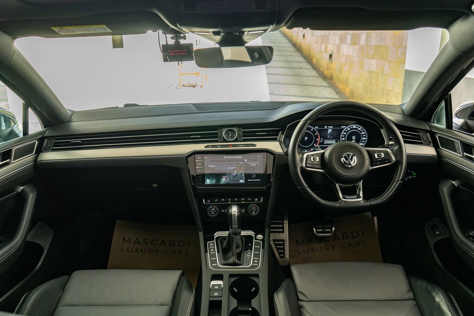 Volkswagen Passat R-Line Package thumbnail 3