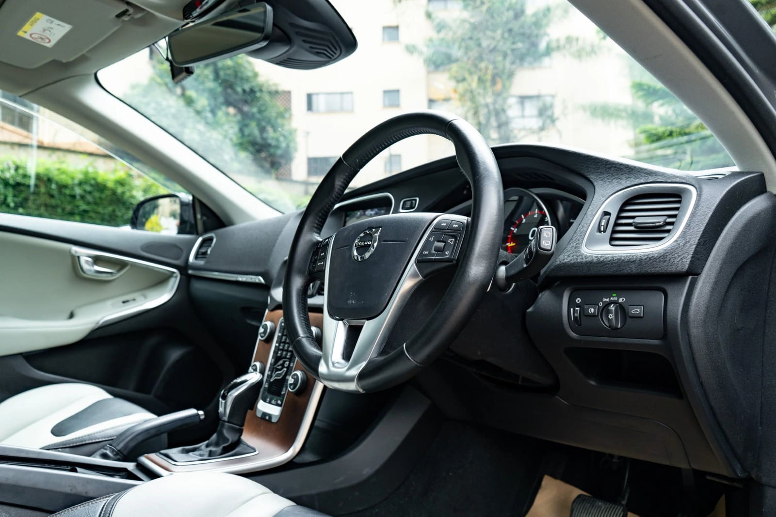 Volvo V40 T5 thumbnail 6