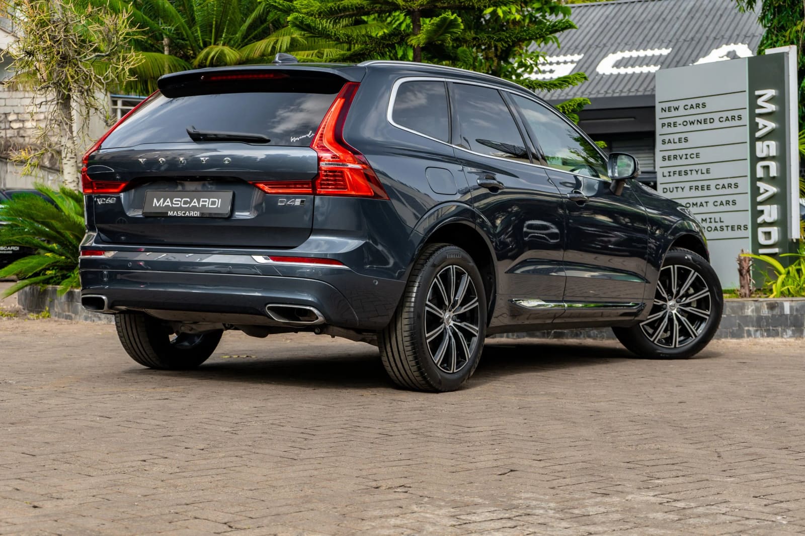 Volvo XC60 D4 thumbnail 2