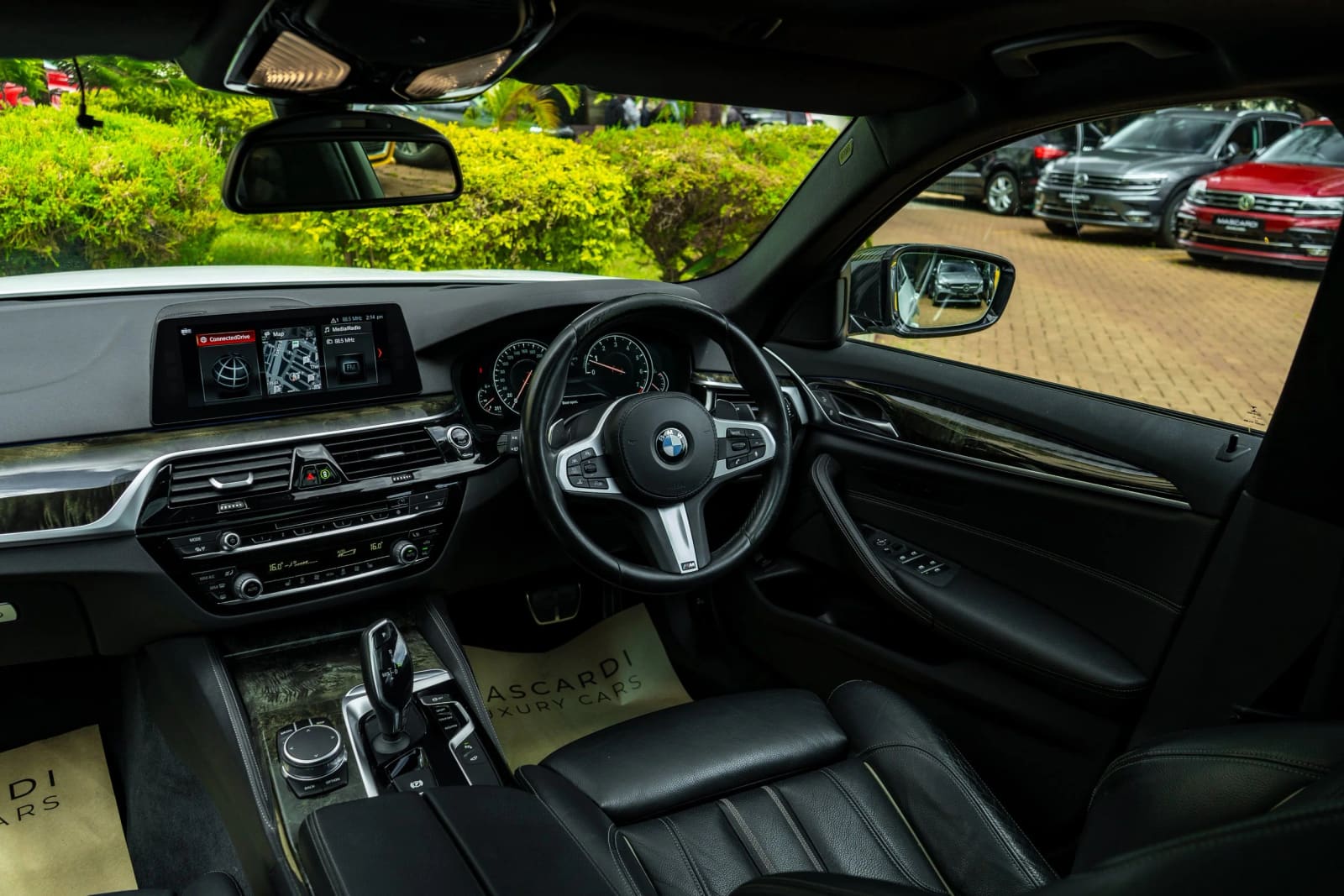 BMW 530i G30 Package thumbnail 4