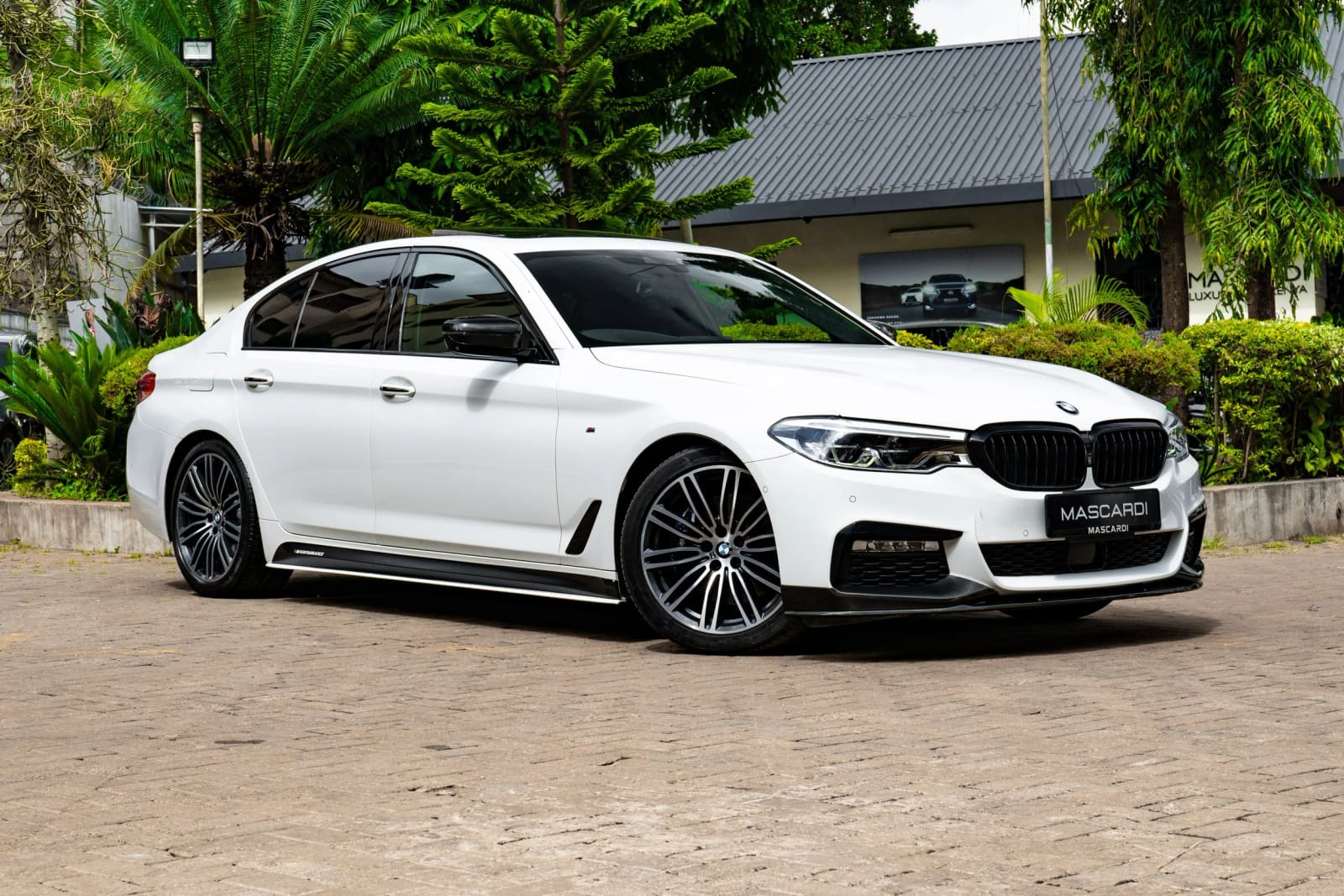 BMW 530i G30 Package thumbnail 5
