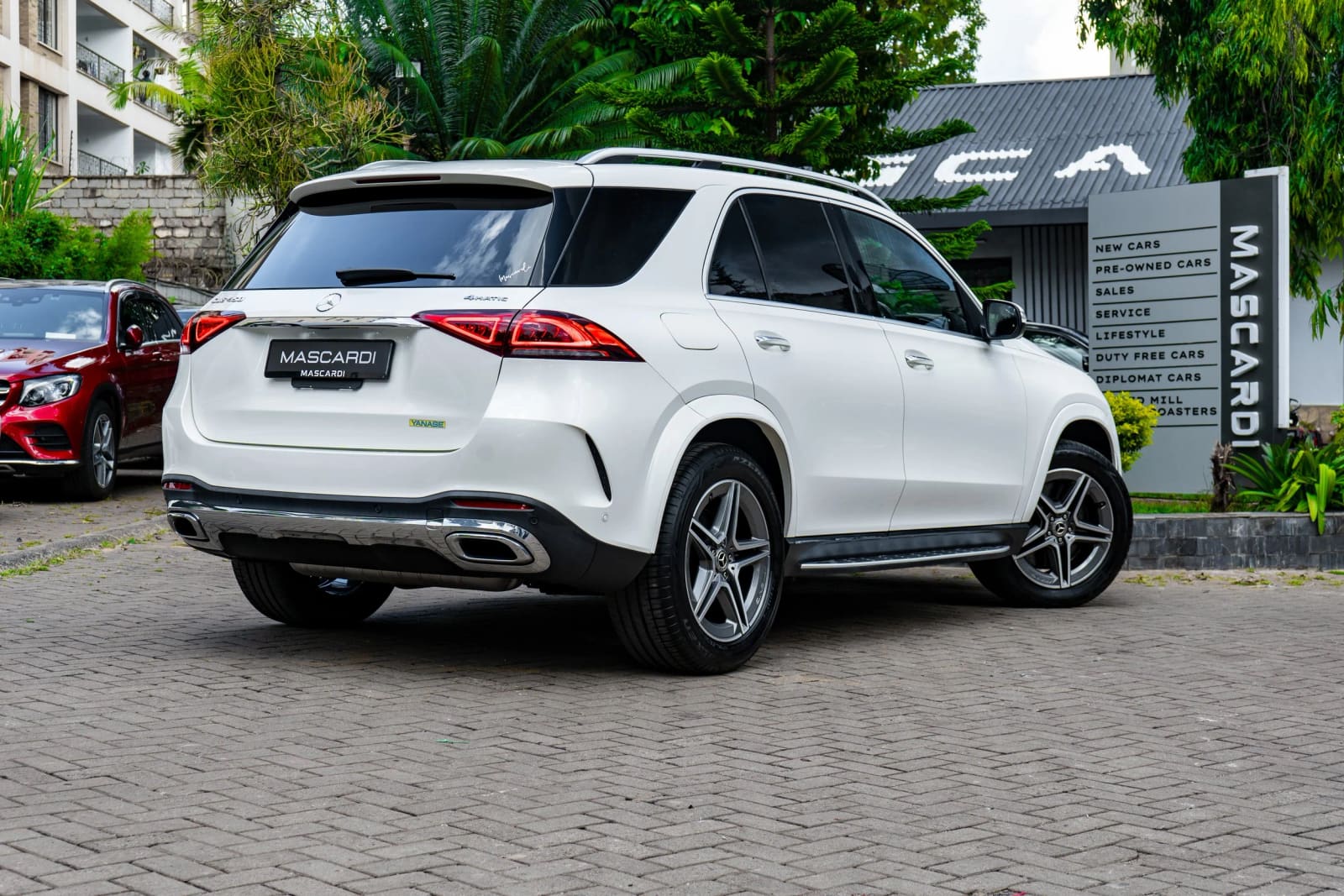Mercedes-Benz GLE 450 thumbnail 2