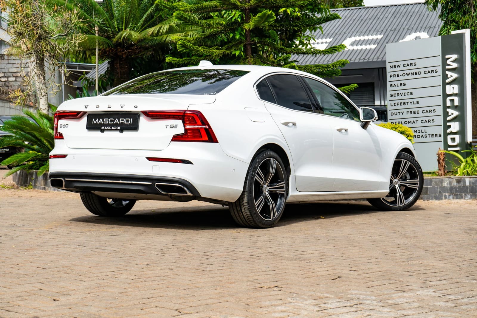 Volvo S60 T5 thumbnail 2